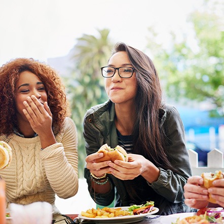 Group of teens eating lunch together